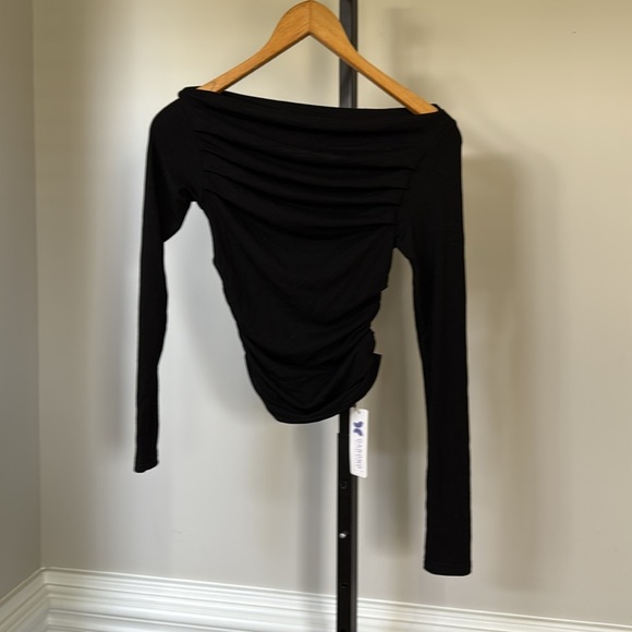 Off shoulder long sleeve cinched top size small - Picture 2 of 2